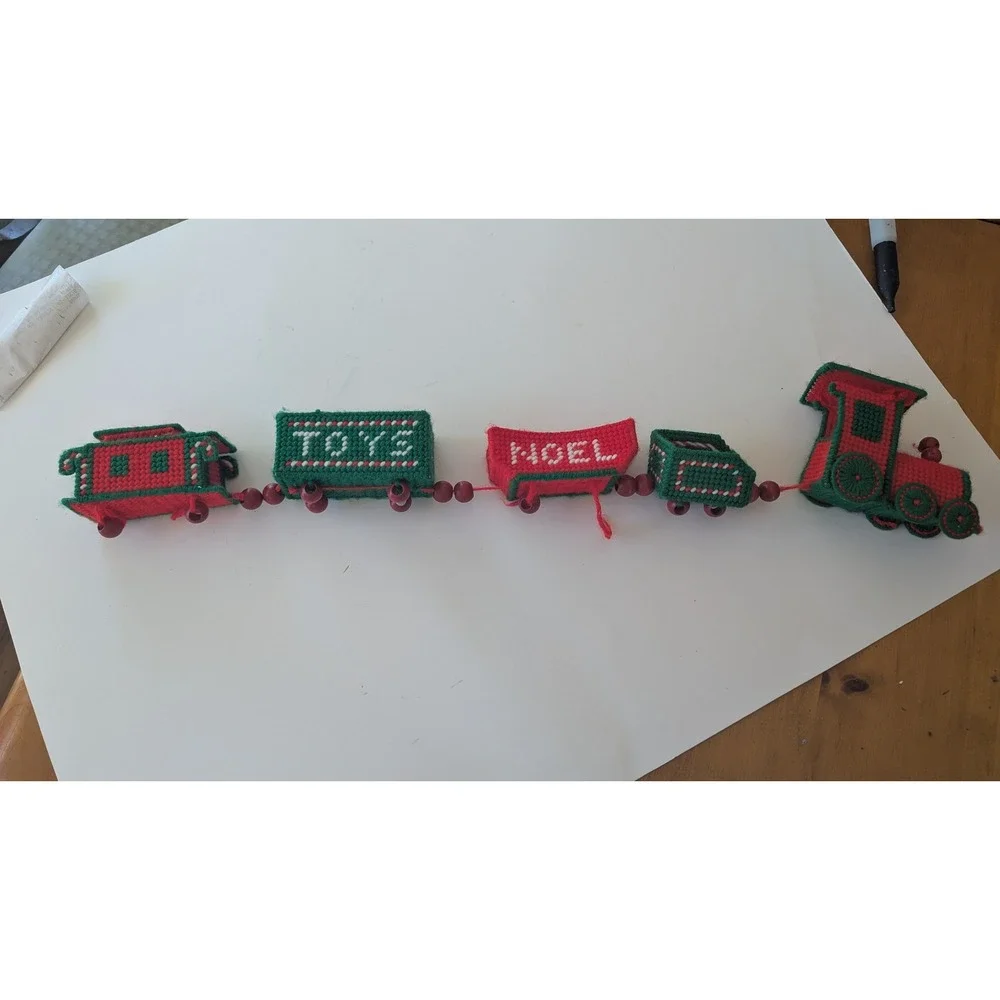 Handmade Plastic Canvas‎ Christmas Train Garland Noel Toys Red Green 25 Inch